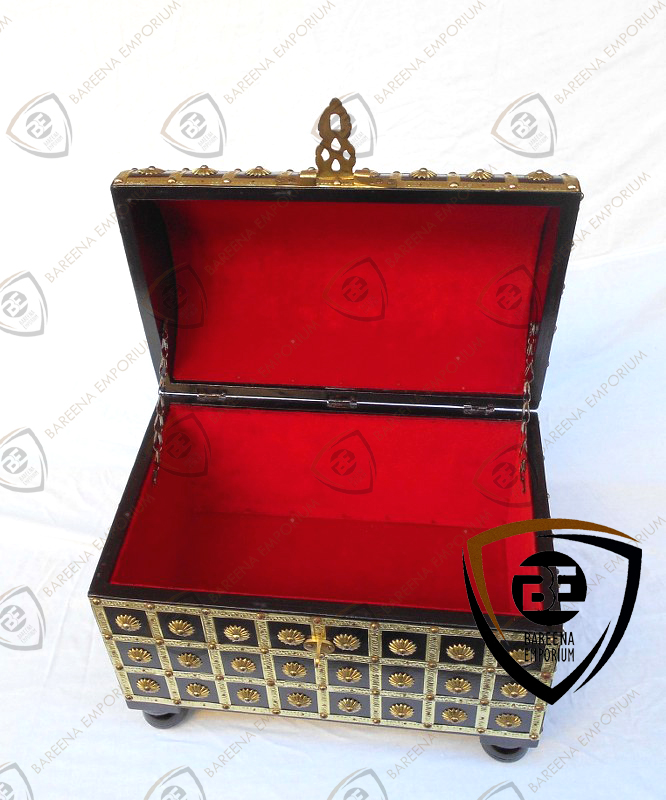 BE - Rustic Wooden Treasure Chest - Image 3